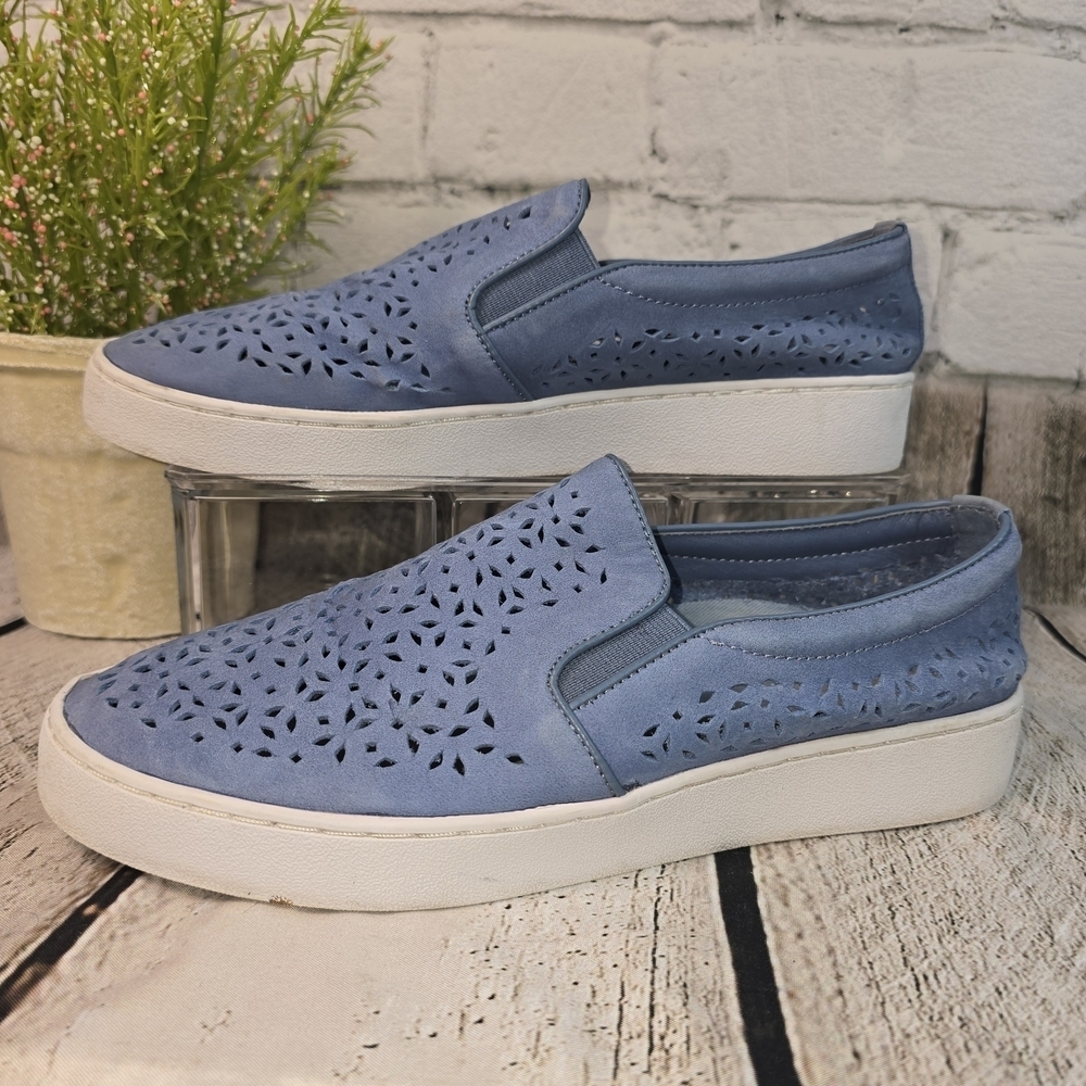 VIONIC SPLENDID MIDI PERF SLIP-ON SNEAKER IN BLUE NUBUCK WOMENS SIZE 7.5